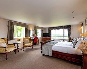 Mallyan Spout Hotel - Whitby - Bedroom