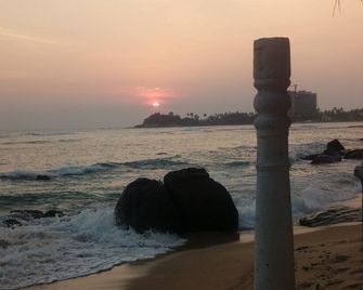 Happy Beach Resort - Galle