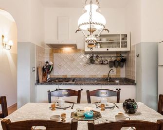Villa Collebelvedere - Apartment East - Home Restaurant - Fara in Sabina - Dining room