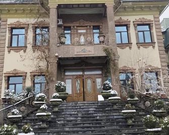 Almaz - Hotel - Duschanbe - Gebäude