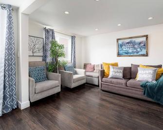 Relax in the bay free parking on site - Oakland - Sala de estar