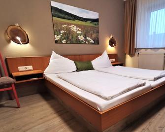 Gasthaus & Hotel Drei Lilien - Werbach - Schlafzimmer