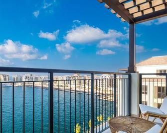Lux The La Mer Infinity View - Luxury Boho Suite 1 - Dubai - Balcony