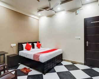 Hotel O Mini Punjab Hills - Jamshedpur - Ložnice