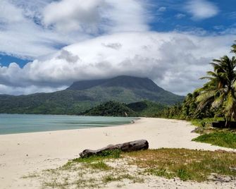 Incredible Safari Tent by the Beach and Next to a Beautiful Mangrove Forest in Palawan, Philippines - Taytay - Playa