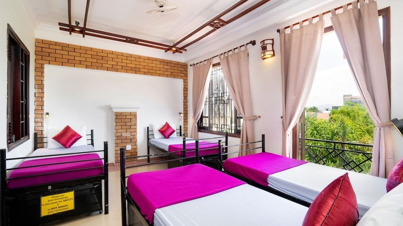 Tribee Ede Central Hostel