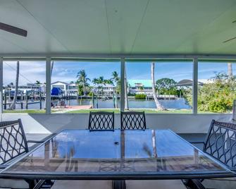 18116 Cutlass Drive - Fort Myers Beach - Balkon