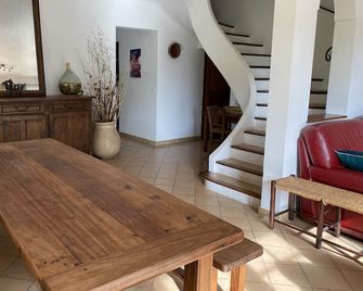 La Bastide des Muscatelles - Carcès - Menjador
