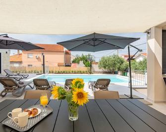 Villa Paloma with pool - Sukošan - Zwembad