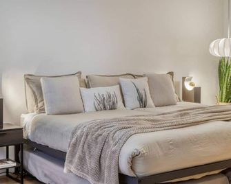 Zen Haus Serene Retreat, prime location with views - Eugene - Yatak Odası