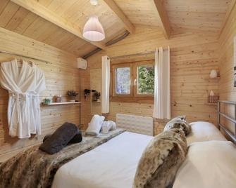 The Cabin with Hot Tub - Maidstone - Bedroom