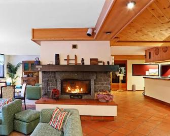 Hotel Santa Caterina - Santa Caterina Valfurva - Wohnzimmer
