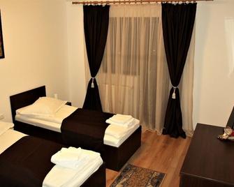 Hanul Lui Bogdan Economy Inn - Făget - Habitación
