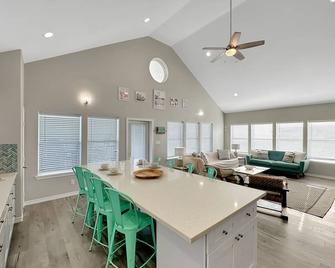 Beachfront 4br - Tiki Bar, Yard Games, Smart Tvs, Pets - Gilchrist - Spisestue