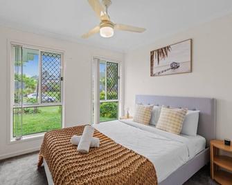 Stunning 4BR Home with Yard Parking Costco and Theme Park - Cedar Creek, Gold Coast - Camera da letto