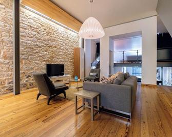 In the Heart of Austin I Large Balcony I Sleeps 8 - WalkerVR Loft on Congress - Austin - Salon