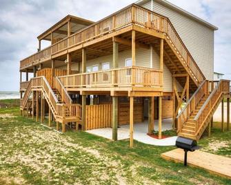 Turtle's Pace -Beachfront Condo - Angleton - Building