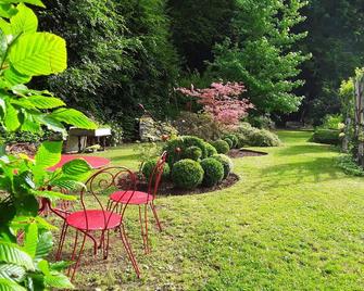 A Cottage In A Garden In Rougegoutte - Rougegoutte - Patio
