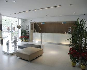 Jinjiang Inn Shanghai Luwan Liyuan Hotel - Shanghai - Front desk
