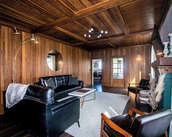 Magnolia on Main in Forks, WA - Forks - Wohnzimmer