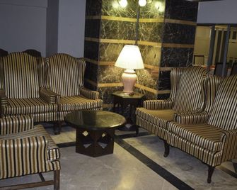 Carlton Tower Hotel Lahore - Lahore - Lounge