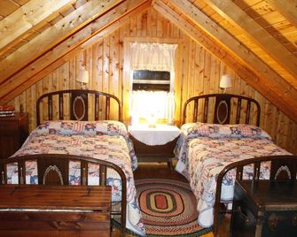 'The Phoenix' Lakefront Log Cabin In The Beautiful Maine Highlands - Lincoln - Habitación