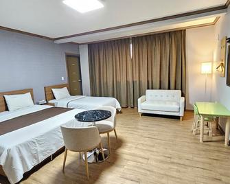 Boryeong (Daecheon) Island Hotel - Boryeong - Bedroom