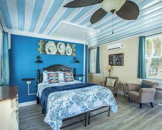 Over the Moon Guest Suite at Blue Moon Inn. Walk everywhere! - Apalachicola