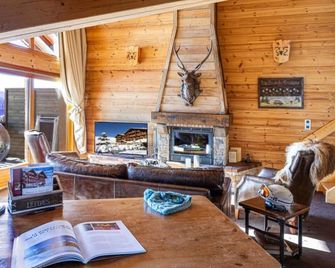 Hôtel Au Chamois d'Or by Les Etincelles - Huez - Obývací pokoj