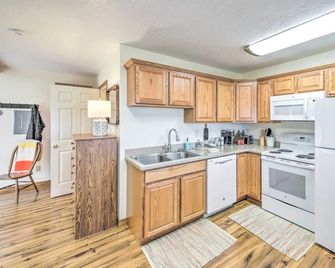 Cozy Cottage Studio Stunning Mountain Views! - Hamilton - Küche
