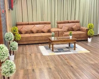 Pph Living Gnr Grand Luxury Rooms - Madanapalle