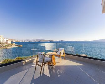 San Angelo Luxury Resort & Spa - Adults Only - סאראנדה - מרפסת