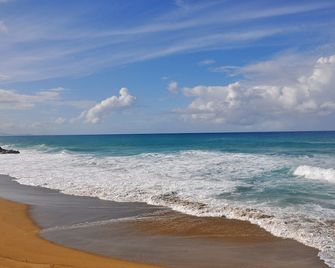 Snowbirds' paradise: quiet 3BD condo on sandy beach, fully equipped! - Sosúa - Plage