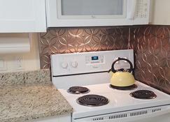 A Cozy 1940 Cottage In Delray Beach, Fl, 3 Beds, Laundry, Near Beaches & Boca - Delray Beach