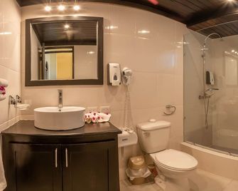 Hotel Plaza Europa - Sosúa - Bathroom