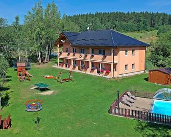 Apartmány Nad rybníky - Horní Planá - Edificio
