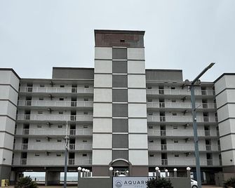 Aquarius Hotel - Virginia Beach - Building