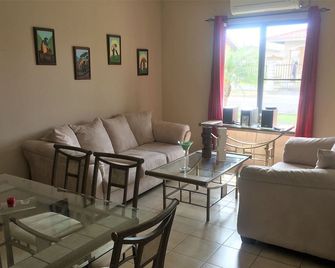 Renta de Habitacion o casa completa en David Chiriqui - San Mateo - Dining room