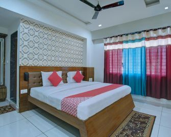 OYO Sharan Residency - Channarāyapatna - Bedroom