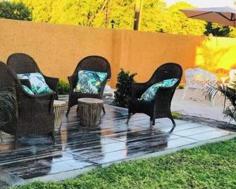 Gardenview Holiday Home - Maun - Patio