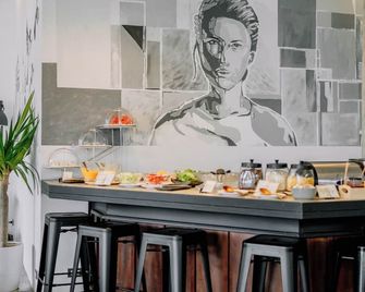 S 2 Modern Boutique Hotel - Wientian