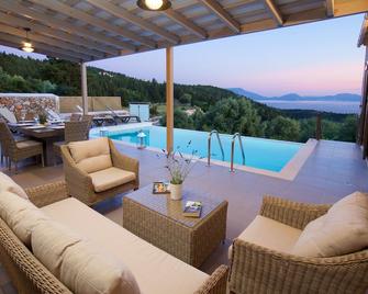 Euphoria Retreat - Maggano - Patio