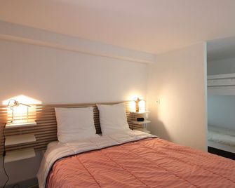 La Bourboule: Appartement T2 Duplex 3 Hyper Centre avec Parking - FR-1-608-233 - 拉布爾布勒 - 臥室