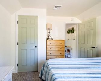 Cozy Cabin in the Pines Address: 4763 S View Rd Prescott AZ 86303 - Prescott - Slaapkamer