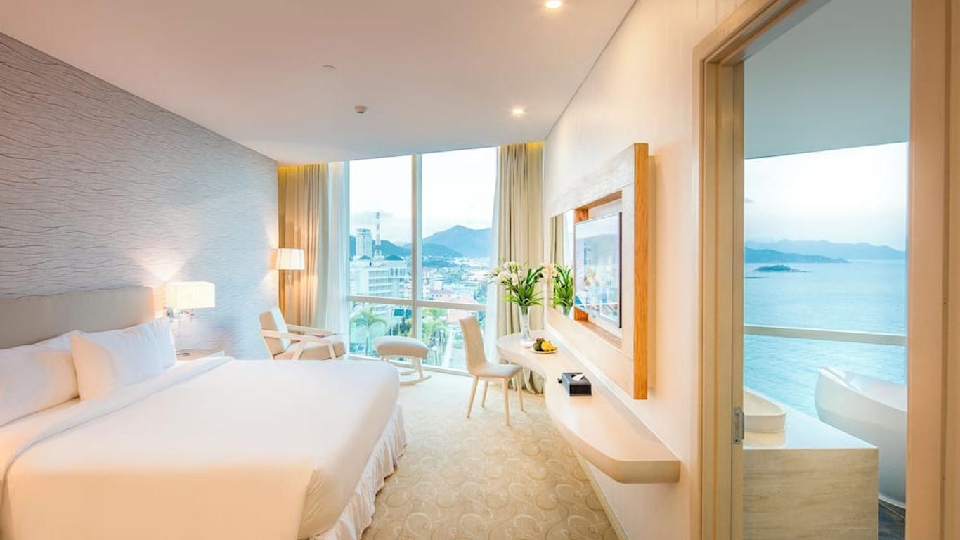 Diamond Bay Hotel