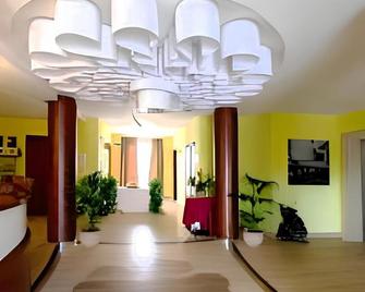 Hotel Il Gentiluomo - ארצו - לובי