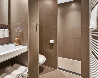 Court Hotel Utrecht City Centre - Utrech - Baño