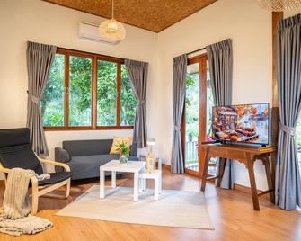 Luxury Farm House Pai - Pai - Living room