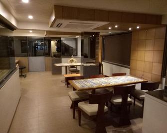 Hotel Umesh (Near Nani Daman Beach) - Daman - Restaurant