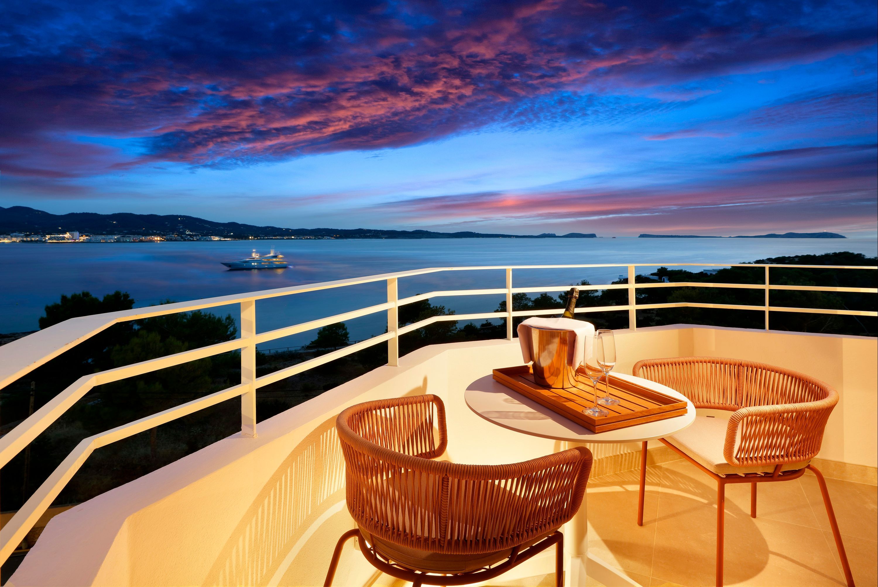 Trs Ibiza Hotel - Adults Only - סנט אנטוני דה פורמני - מרפסת